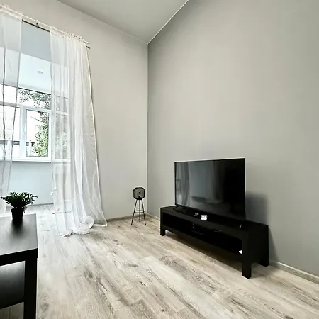 Apartment Designers' 1 Bedroom Near Gulliver
