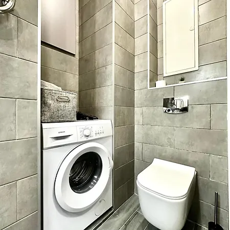 Designers' 1 Bedroom Near Gulliver Kyiv