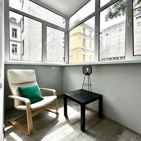 Designers' 1 Bedroom Near Gulliver Apartment